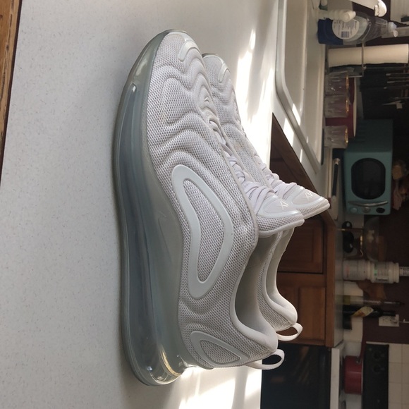 Nike Air Max 720 Pure Platinum - Picture 2 of 4